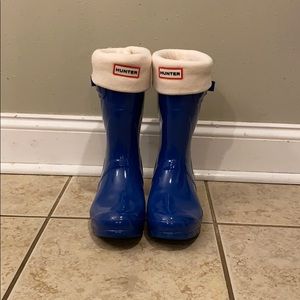 Hunter original short gloss boots and cream socks
